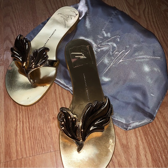 SELL BY 10/24/25 Giuseppe Zanotti Nuvorock Metallic Gold Wing Flat Thong Sandals - Picture 14 of 16
